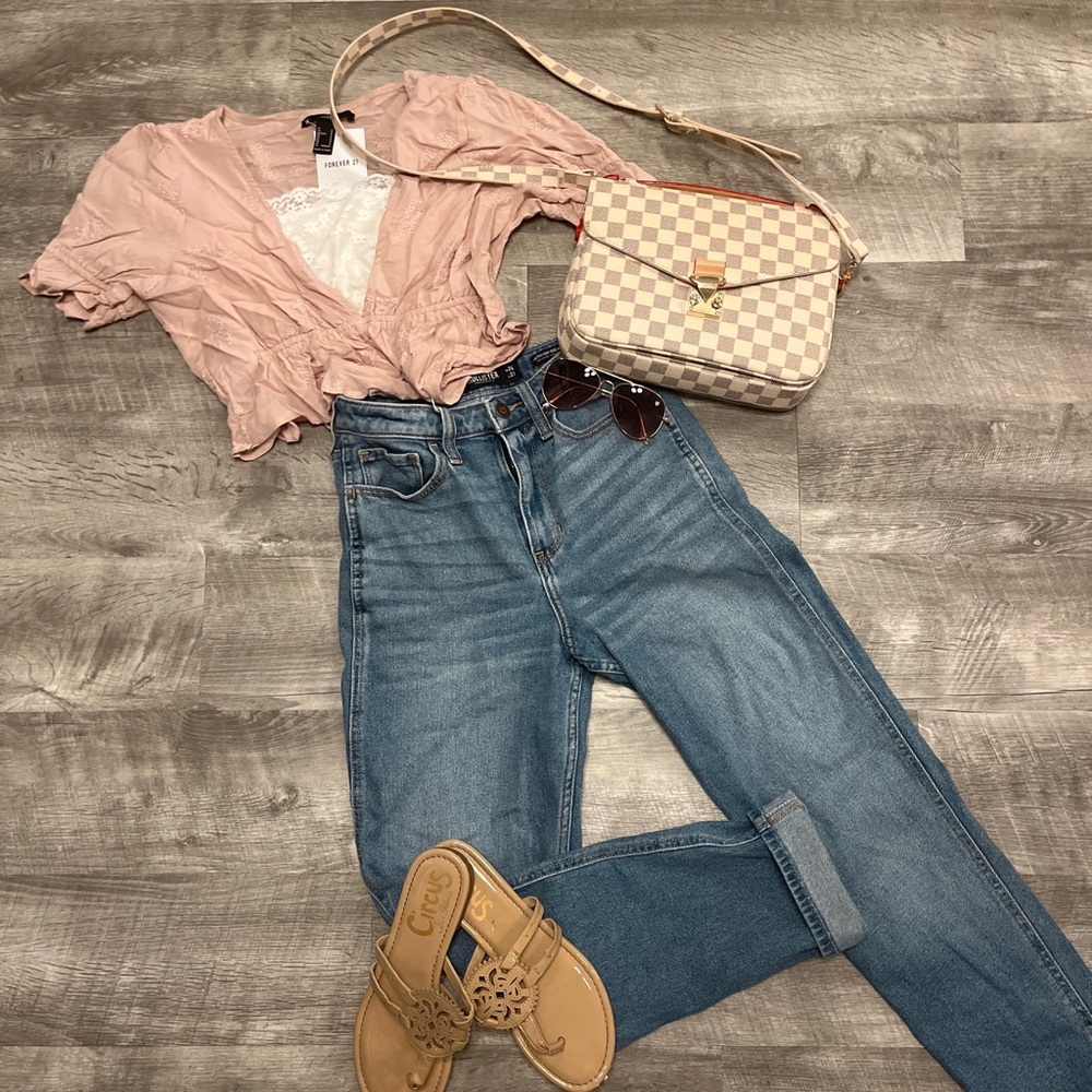 Forever 21 Deep V-neck Crop Top